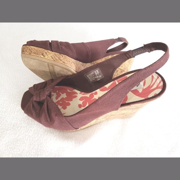 NWT American Eagle Peep Toe, Slingback Wedge Shoe - Picture 2 of 6